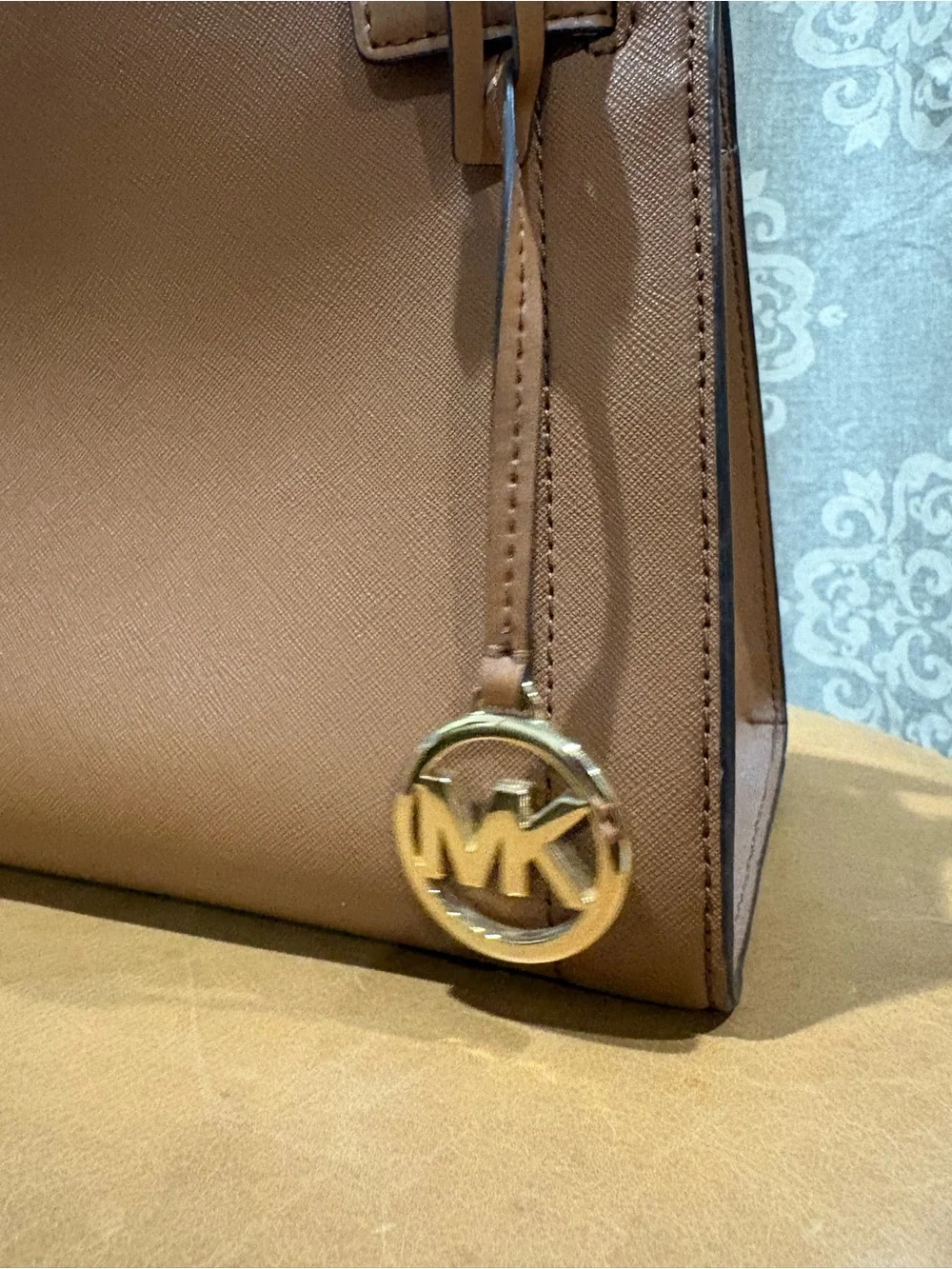 Michael Kors Rayne Medium Satchel with Saffiano leather